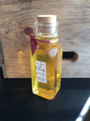 16 oz Raw Honey – Glass Muth Jar